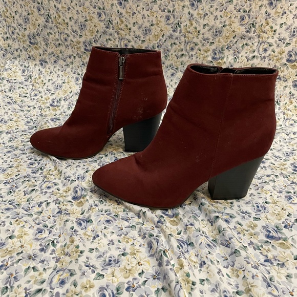 JustFab Shoes - Maroon Booties- Size 10/ Good Condition!